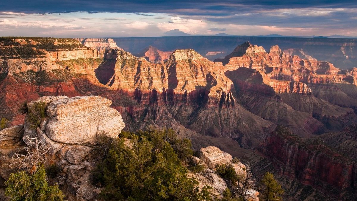 Chlapec v Gran Canyonu uhýbal ze záběru, třicetimetrový pád zázračně přežil